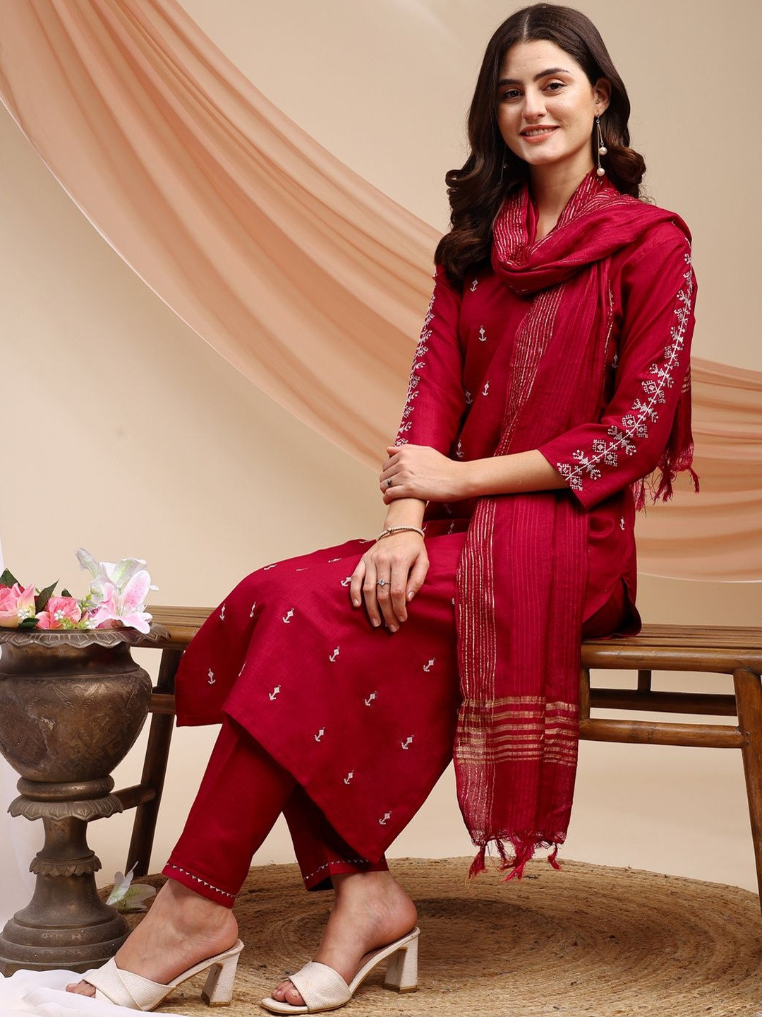 PITRIS Women Ethnic Motifs Embroidered Regular Thread Work Kurta with Trousers & With Dupatta