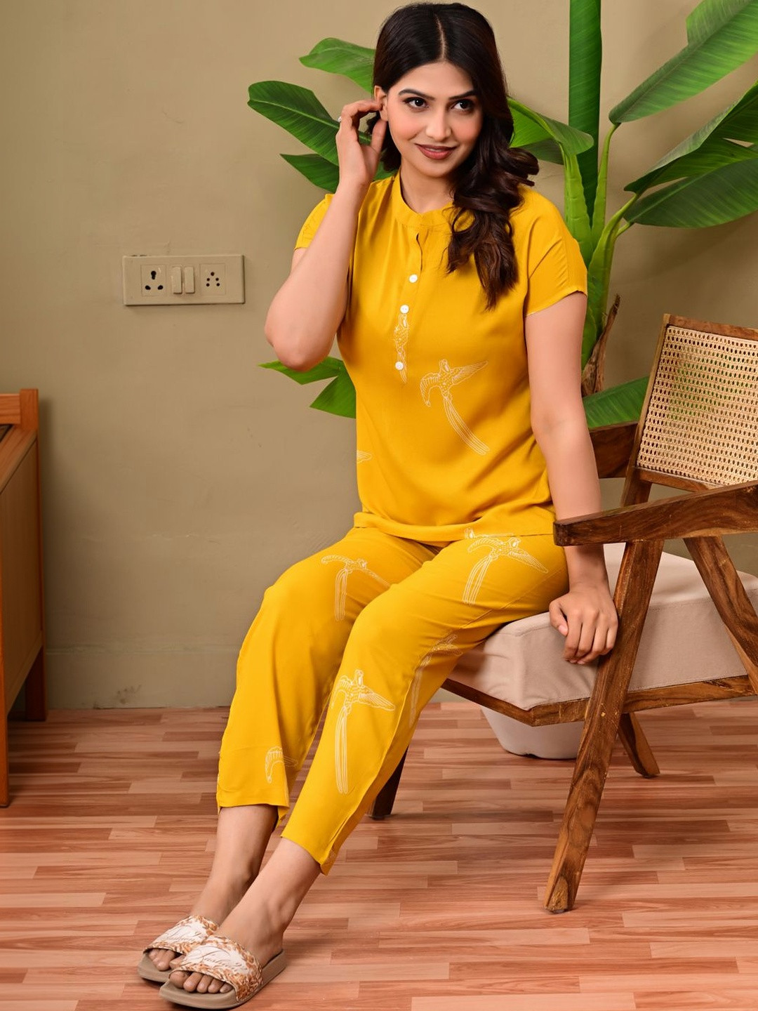 SHREELATA Women Printed Tunic with Trousers