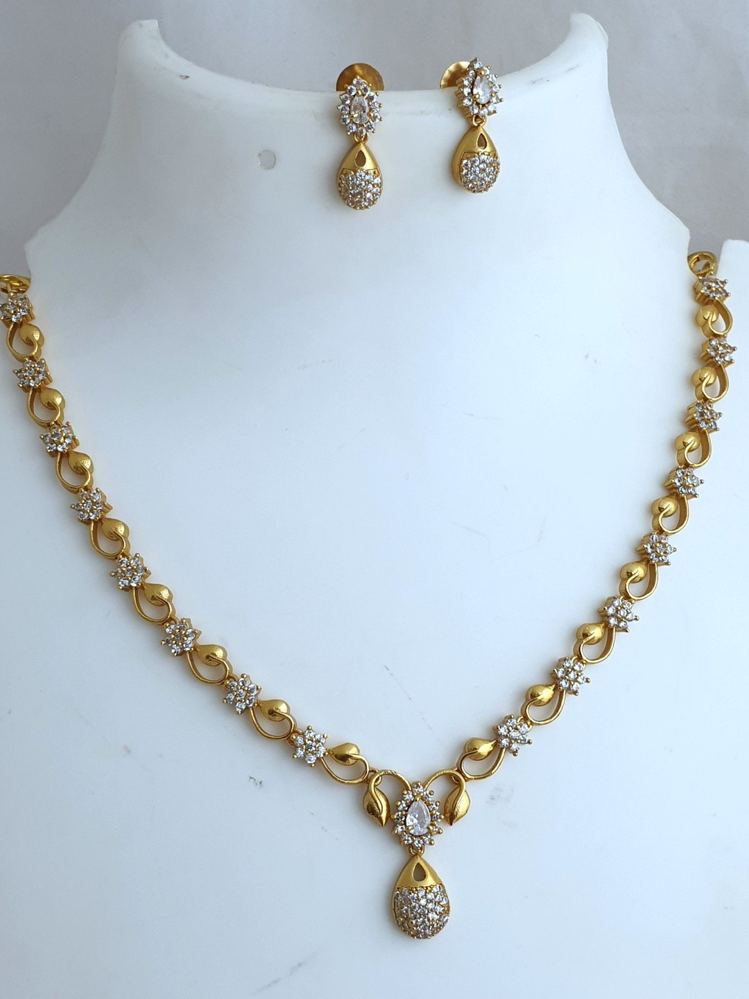 Super Weston Gold-Plated Stone Studded Jewellery Set