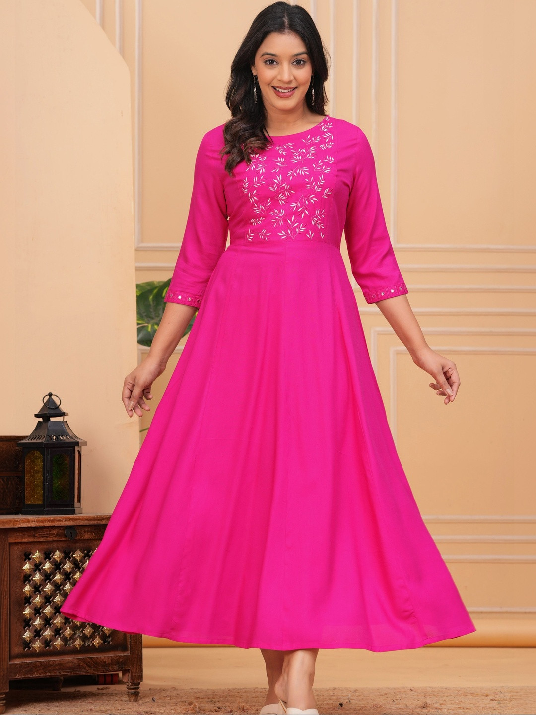 RAAKA Women Embroidered Thread Work Anarkali Kurta