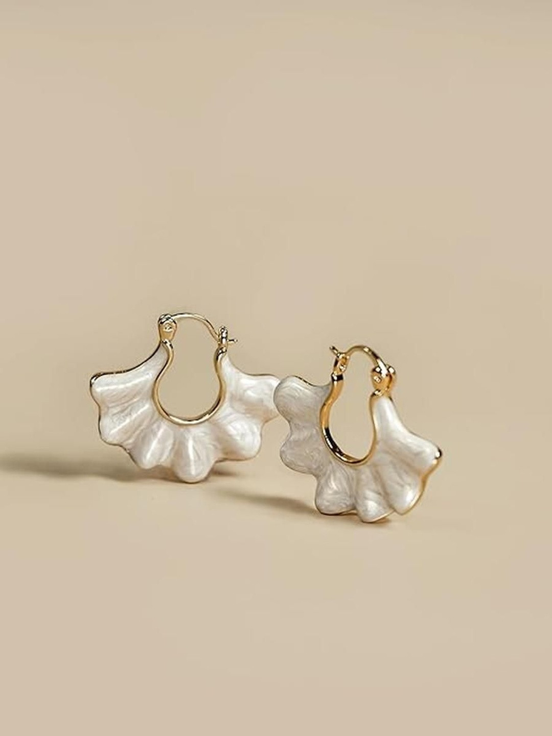 EL REGALO Floral Half Hoop Earrings