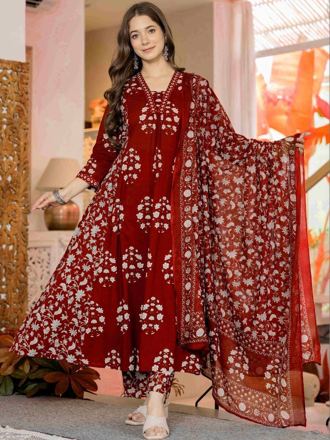 DSS FASHION Women Floral Printed Regular Kurta with Trousers & With Dupatta