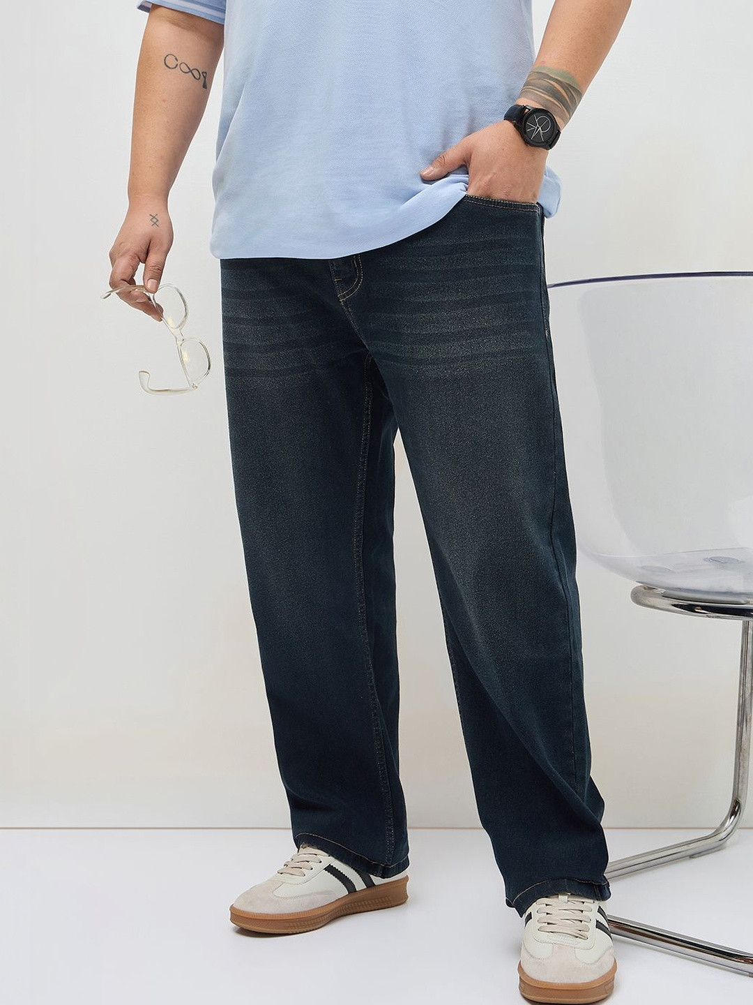 Urbano Plus Men Regular Fit Mid-Rise Heavy Fade Stretchable Jeans