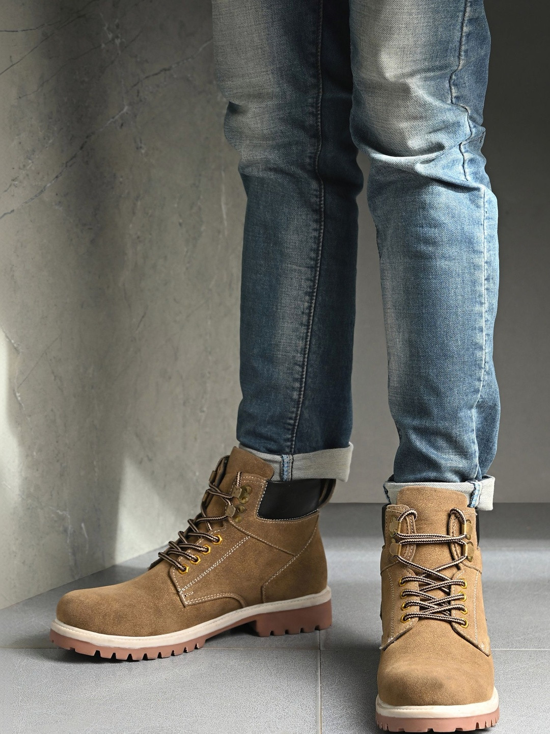The Roadster Lifestyle Co Men Round Toe Lace-Ups Boots