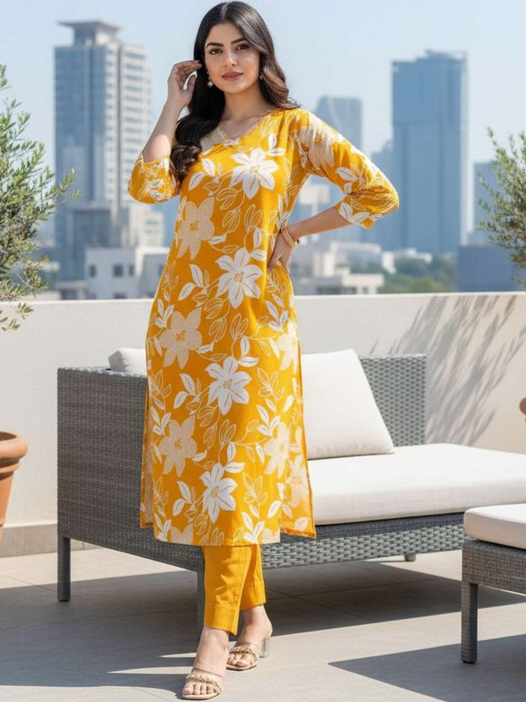 PITRIS Women Floral Printed Regular Kurta with Trousers
