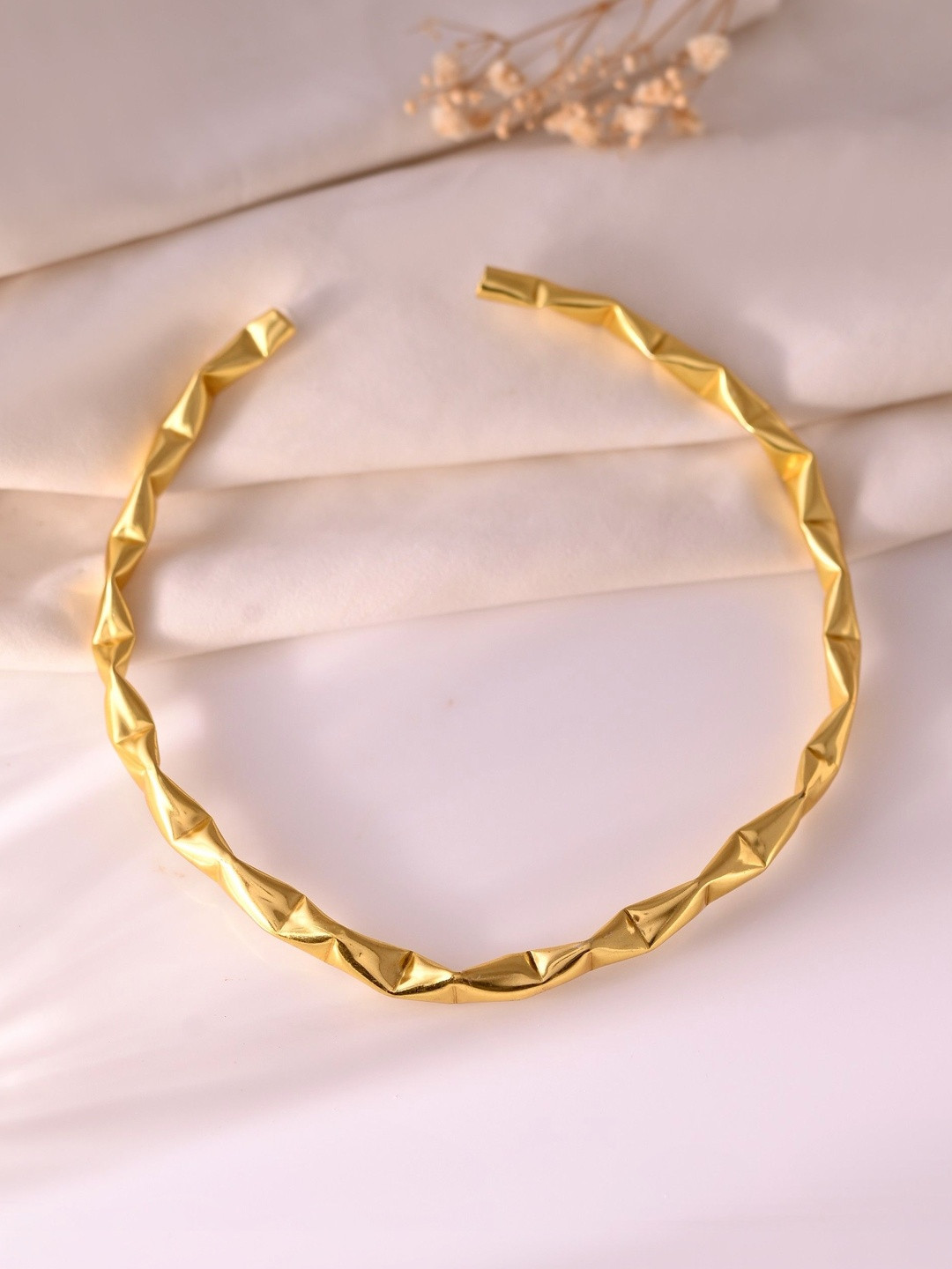VOJ Brass Gold-Plated Choker Necklace