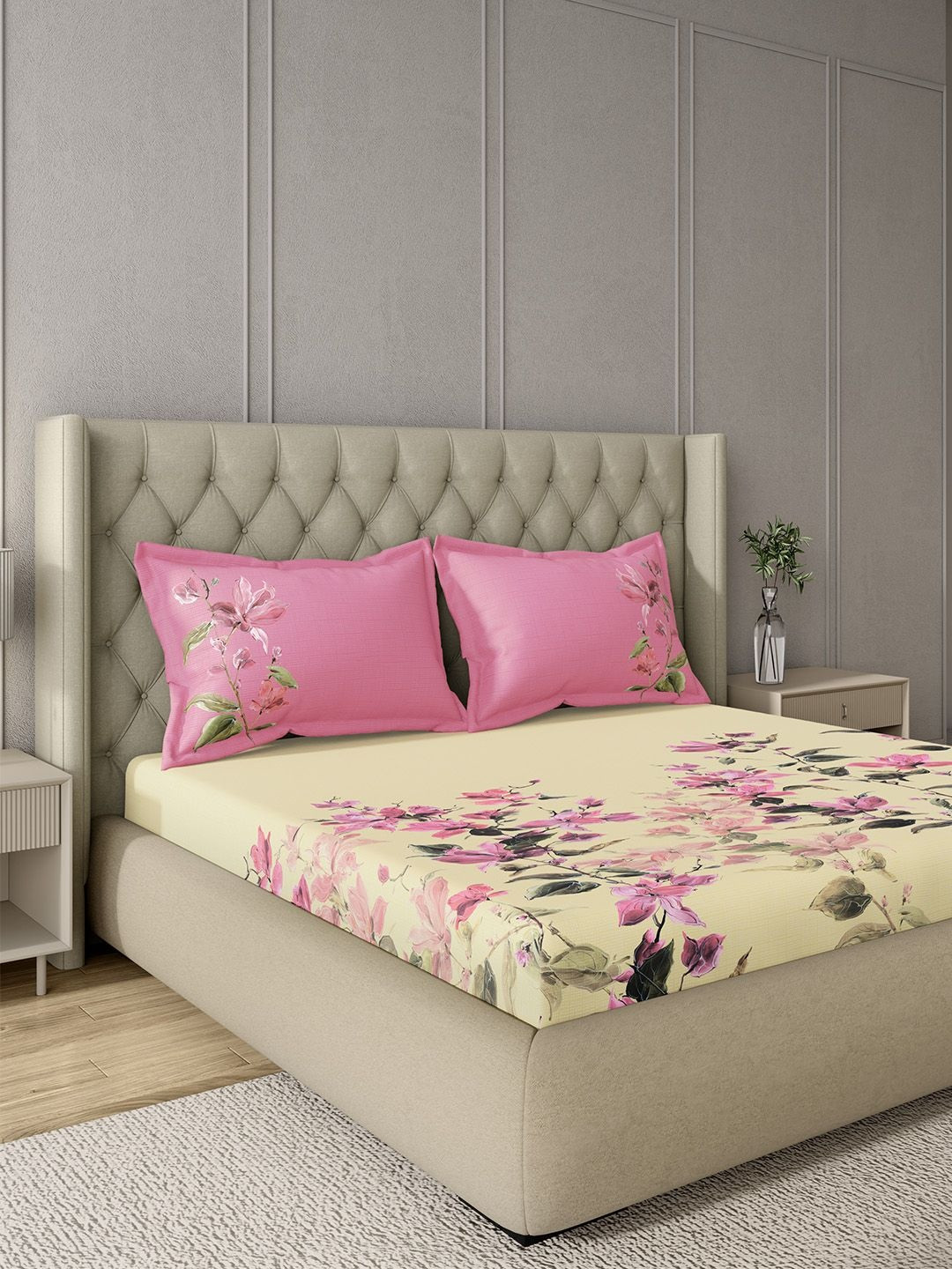 GM Pink Floral 144 TC King Bedsheet with 2 Pillow Covers