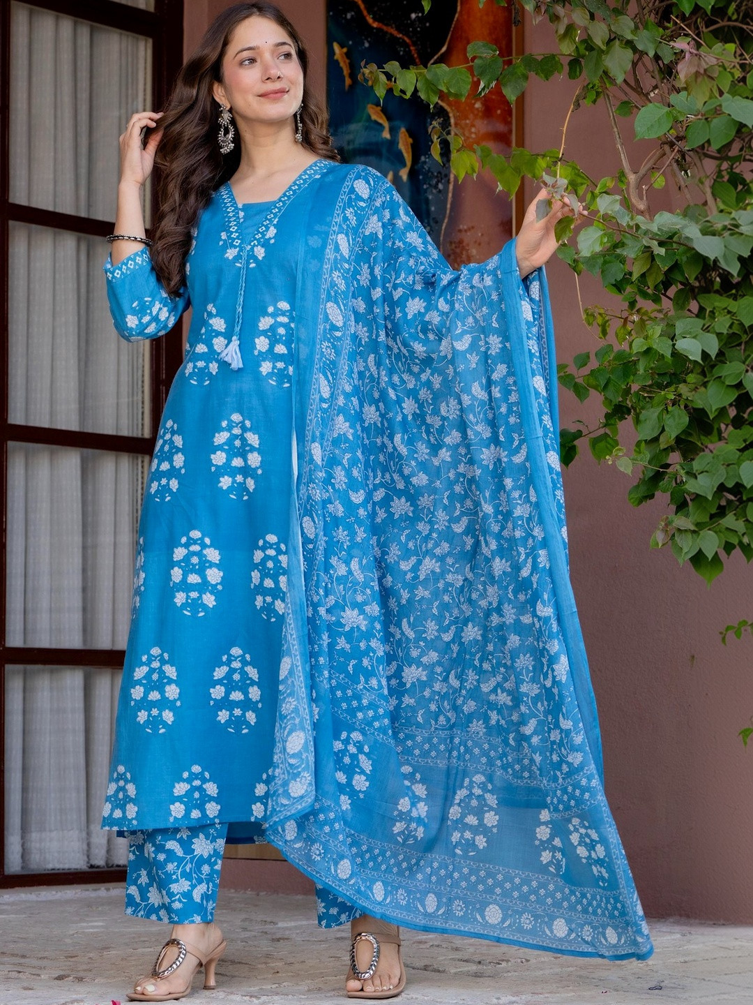 GEKHA Women Floral Printed Regular Pure Cotton Kurta with Trousers & With Dupatta