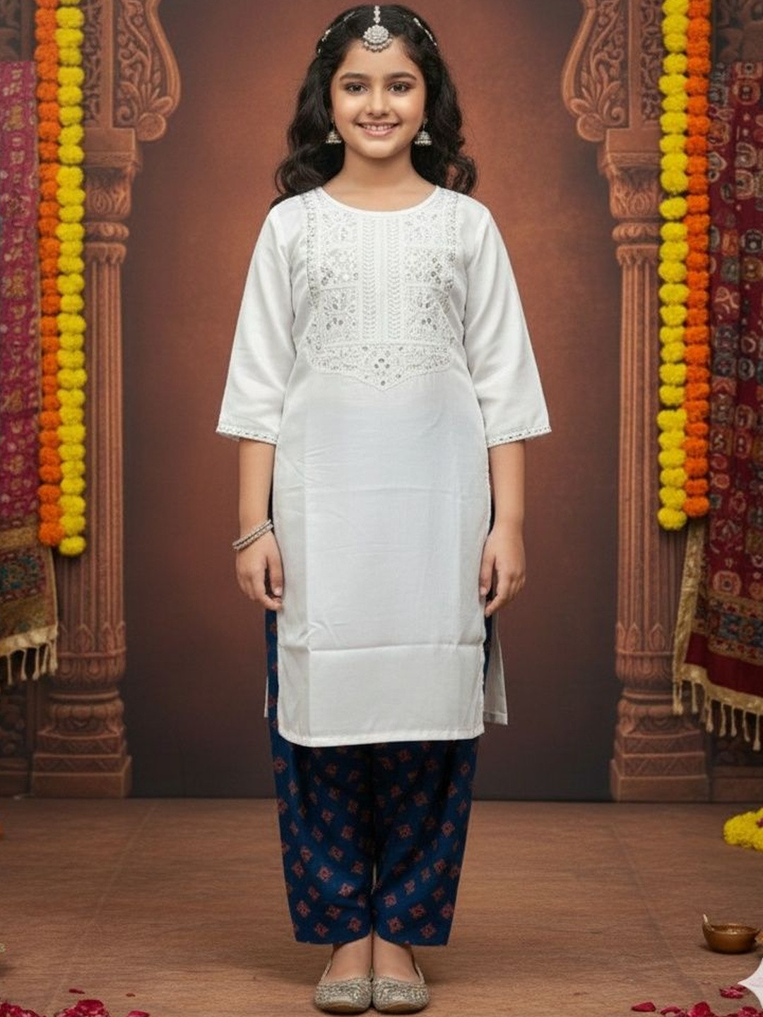 Aarika Embroidered Mirror Work Pure Cotton Mirror Work Kurti