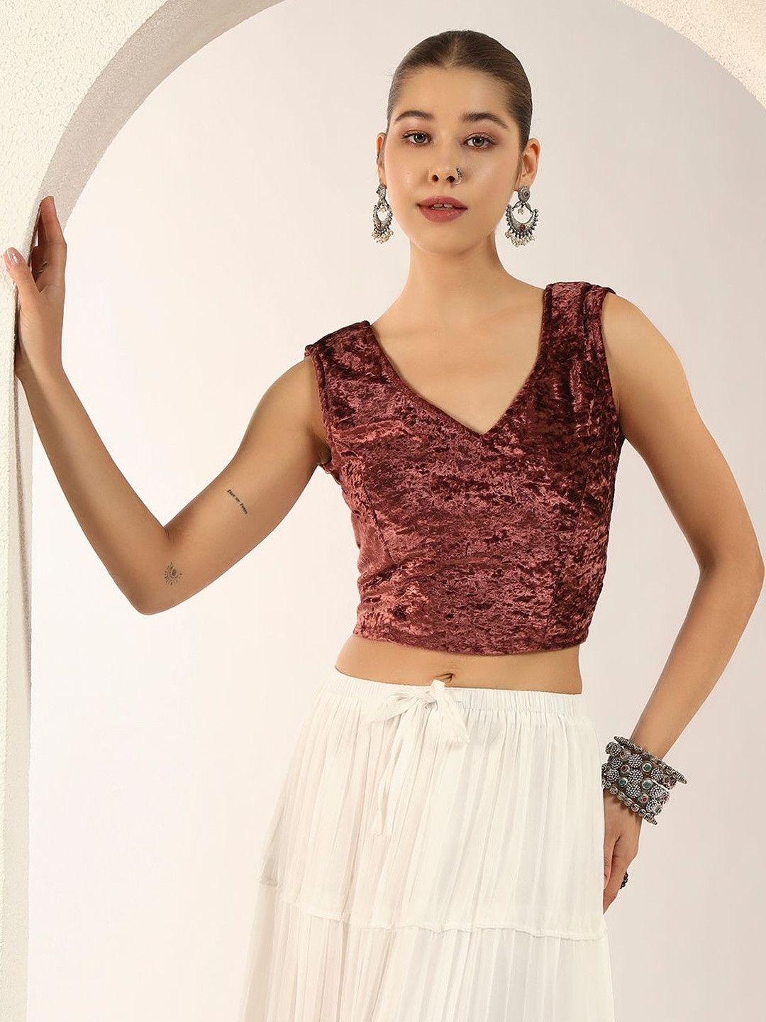 VAARARO V-Neck Saree Blouse