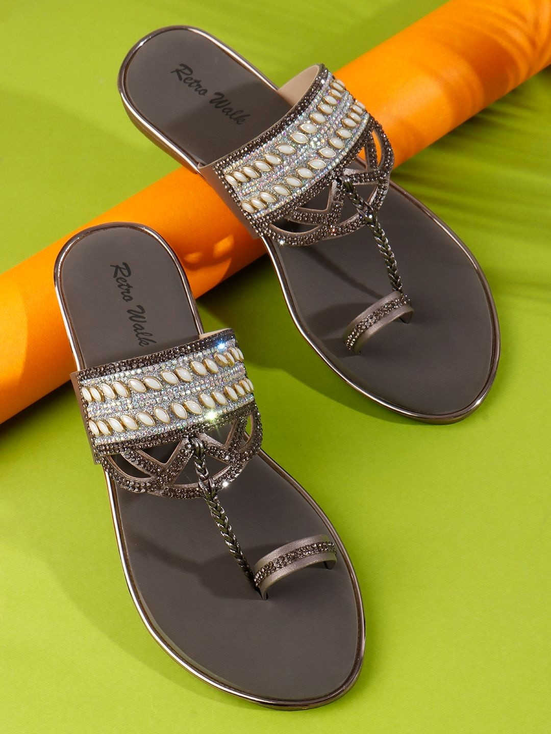Retro Walk Women Embellished Mules Flats