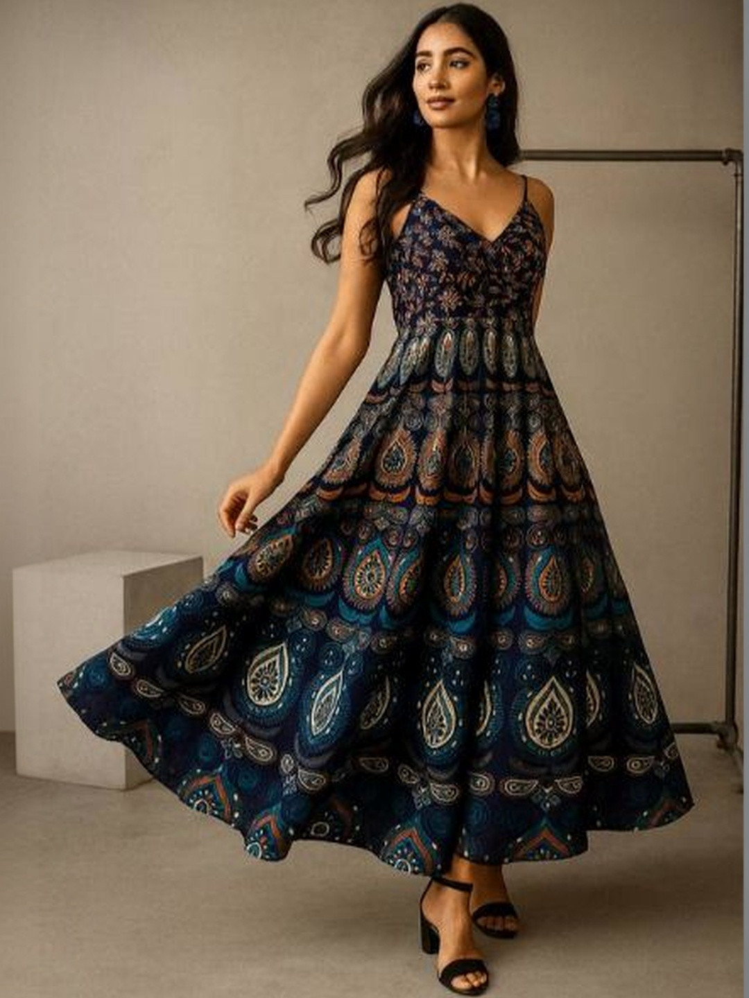 SUNEKH Print Fit & Flare Maxi Dress