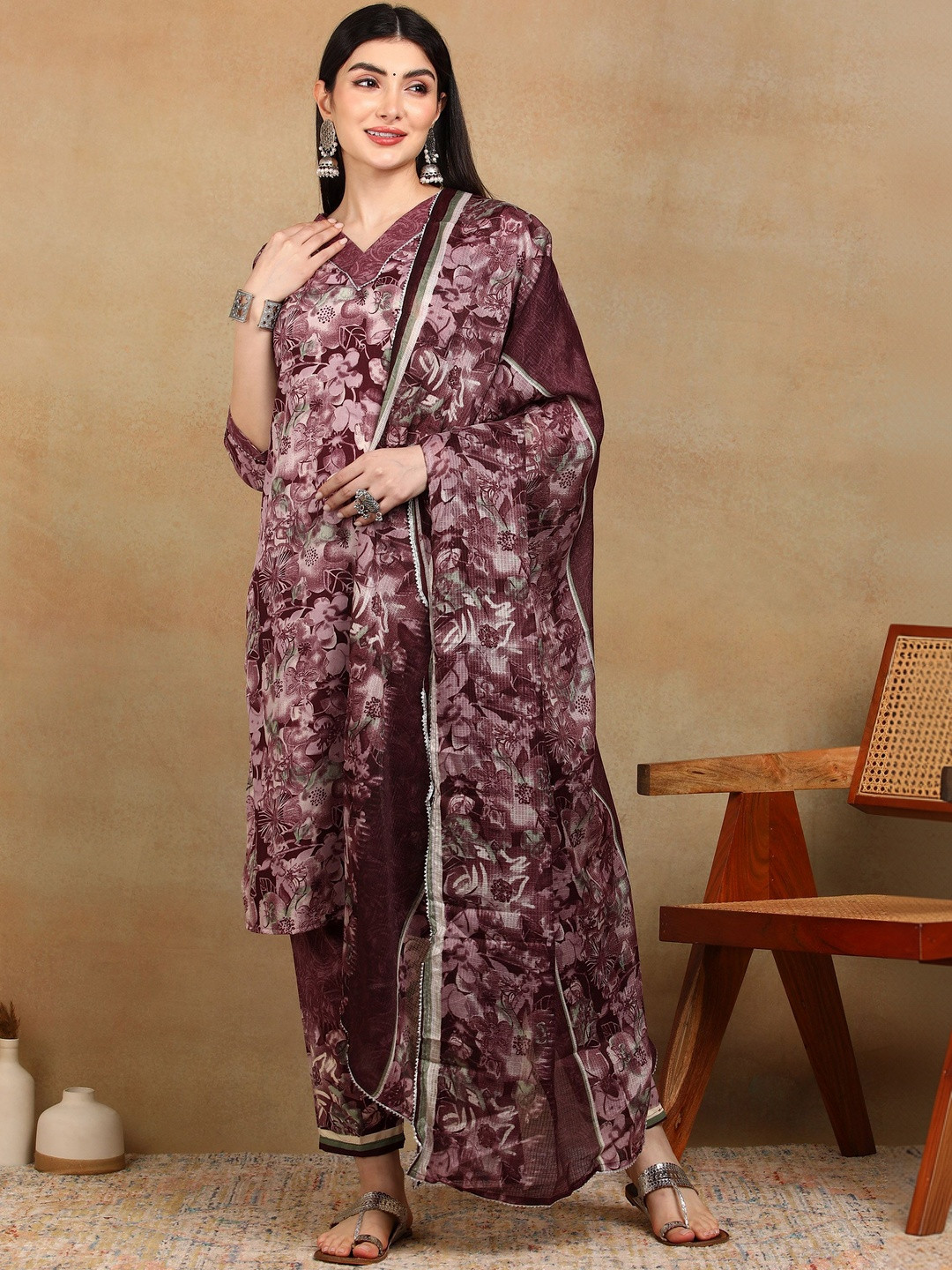 JANKHANA Women Floral Printed Regular Kurta with Trousers & With Dupatta