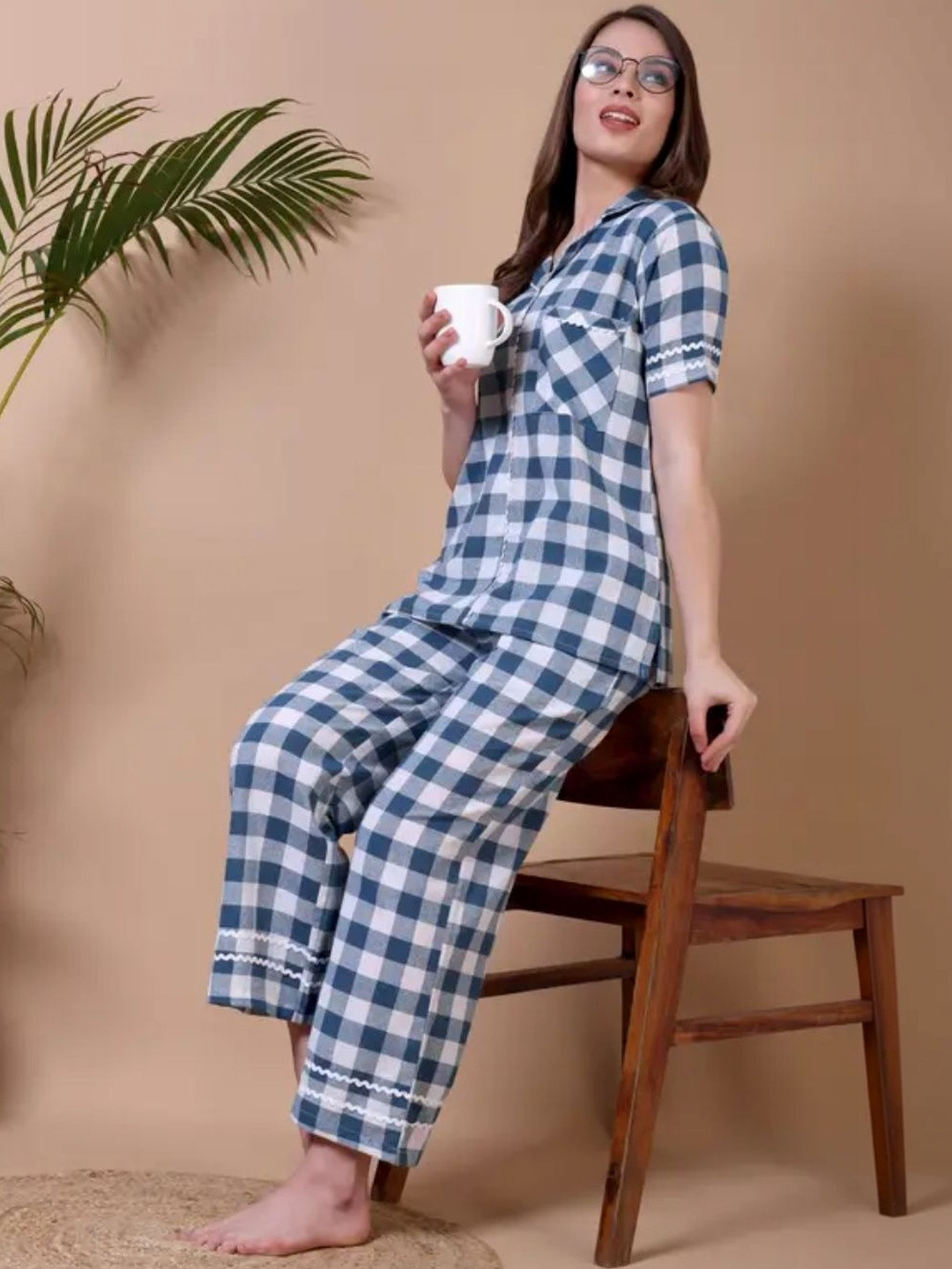 Ameerah Women Checked Night suit