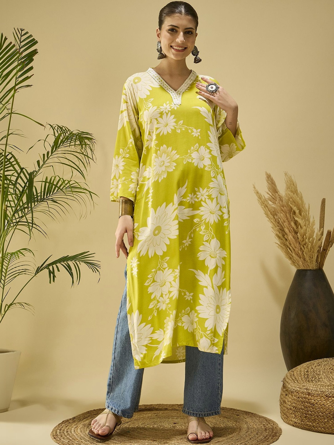 SURUKH Women Floral Printed Gotta Patti Floral Kurta