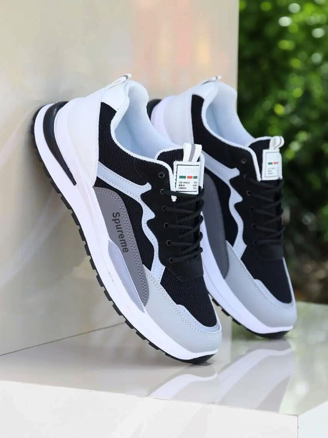 Lejano Men Colourblocked Sneakers