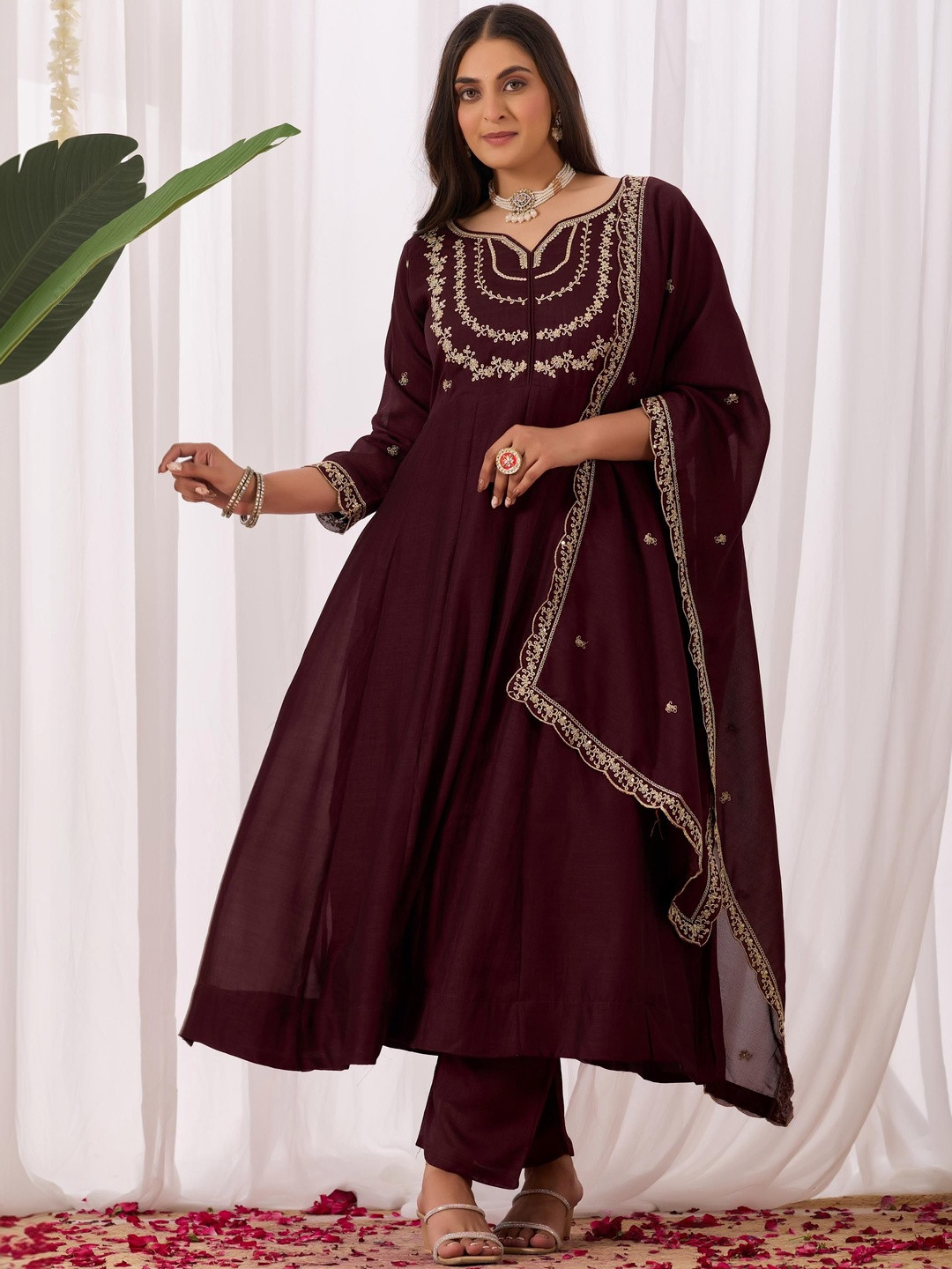 Omicron Fab Women Ethnic Motifs Embroidered Panelled Thread Work Kurta with Trousers & With Dupatta