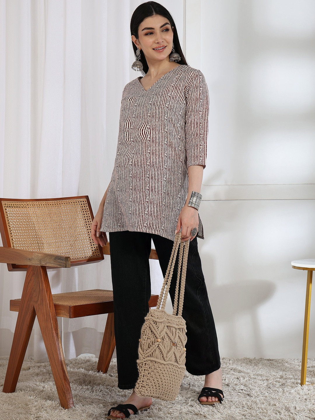 EVANORA Printed V-Neck Pure Cotton Kurti