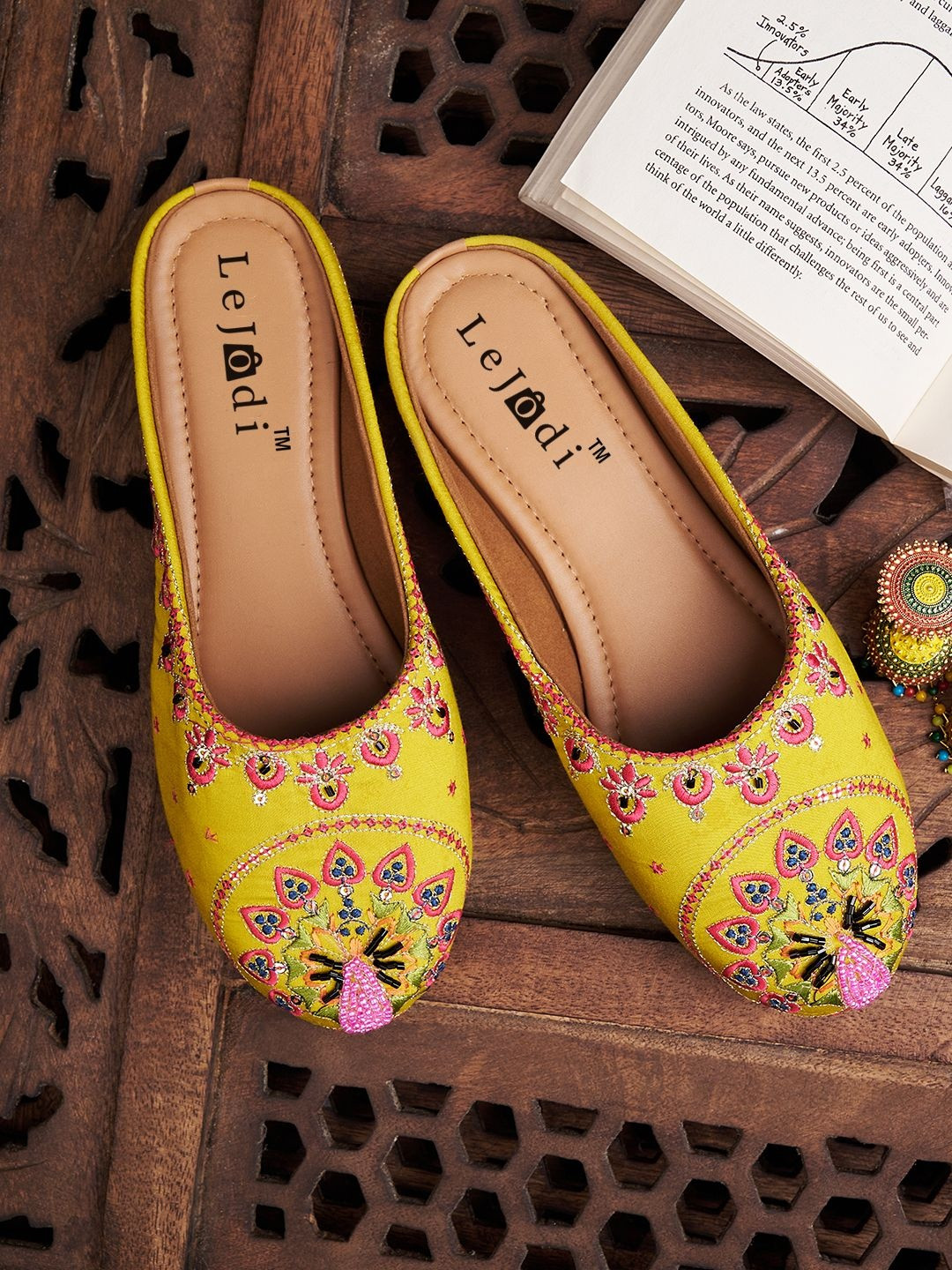 LEJODI Women Embellished Party Mojaris Flats