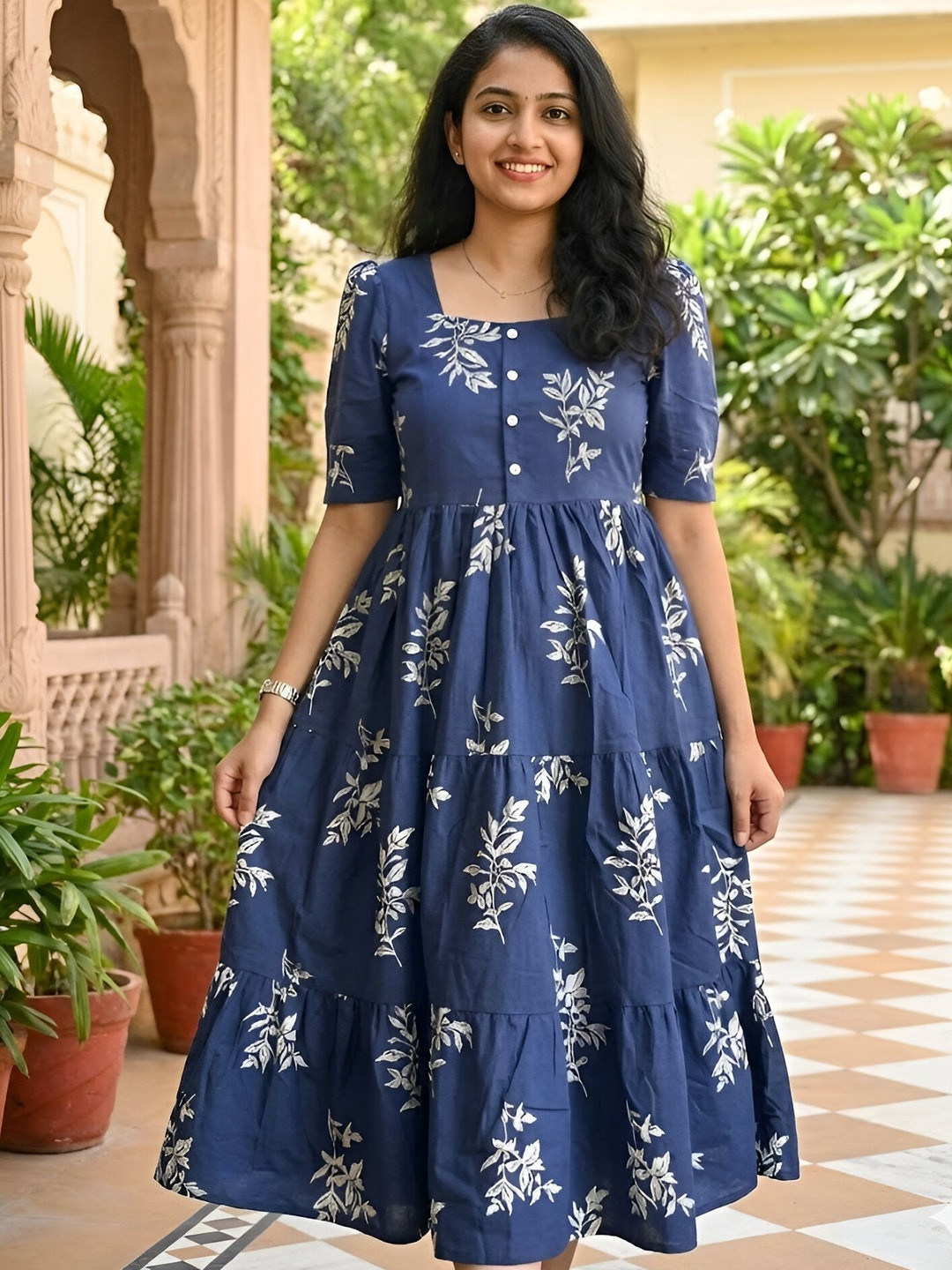 TiRoPatifab Botanical Printed Square Neck Tiered Anarkali Kurti