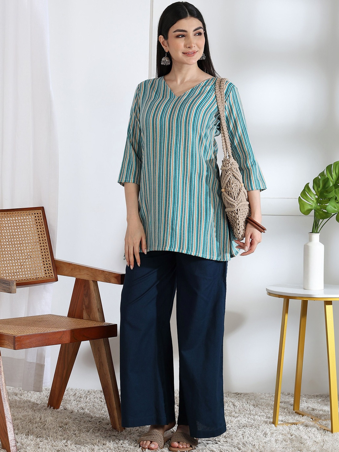 EVANORA Striped V-Neck Kurti
