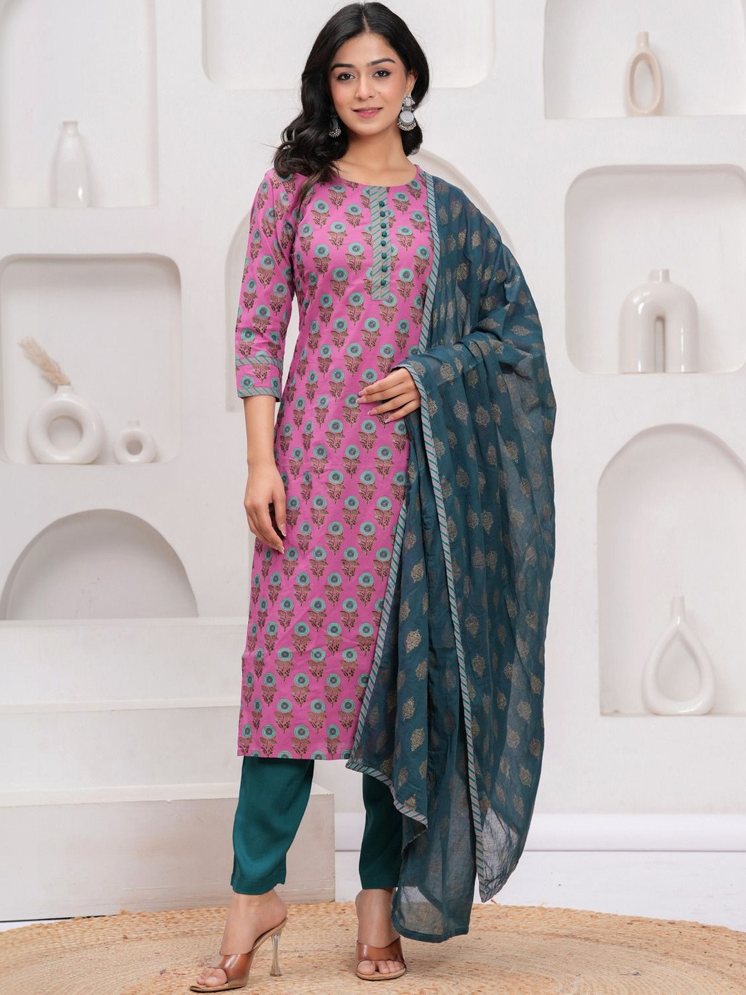HERE&NOW Women Floral Printed Regular Pure Cotton Kurta with Trousers & With Dupatta