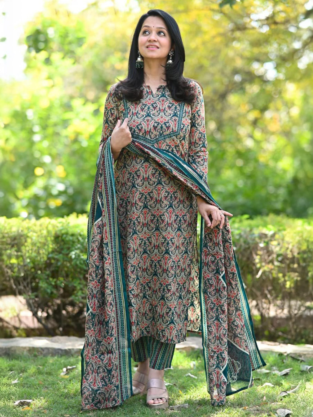QUNEY Women Ethnic Motifs Printed Regular Kurta with Trousers & With Dupatta