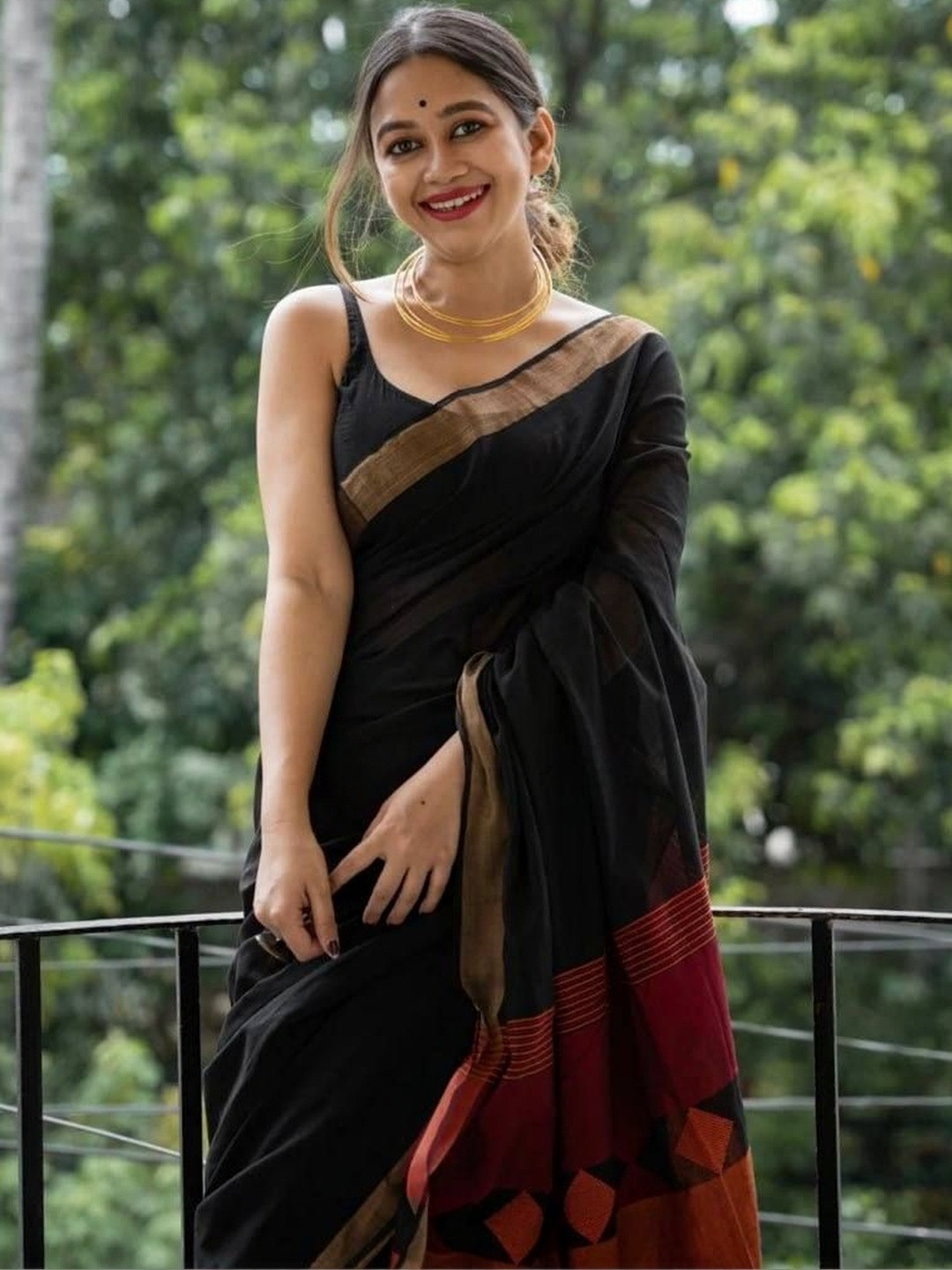 VILLE FASHION Zari Linen Blend Handloom Kota Saree