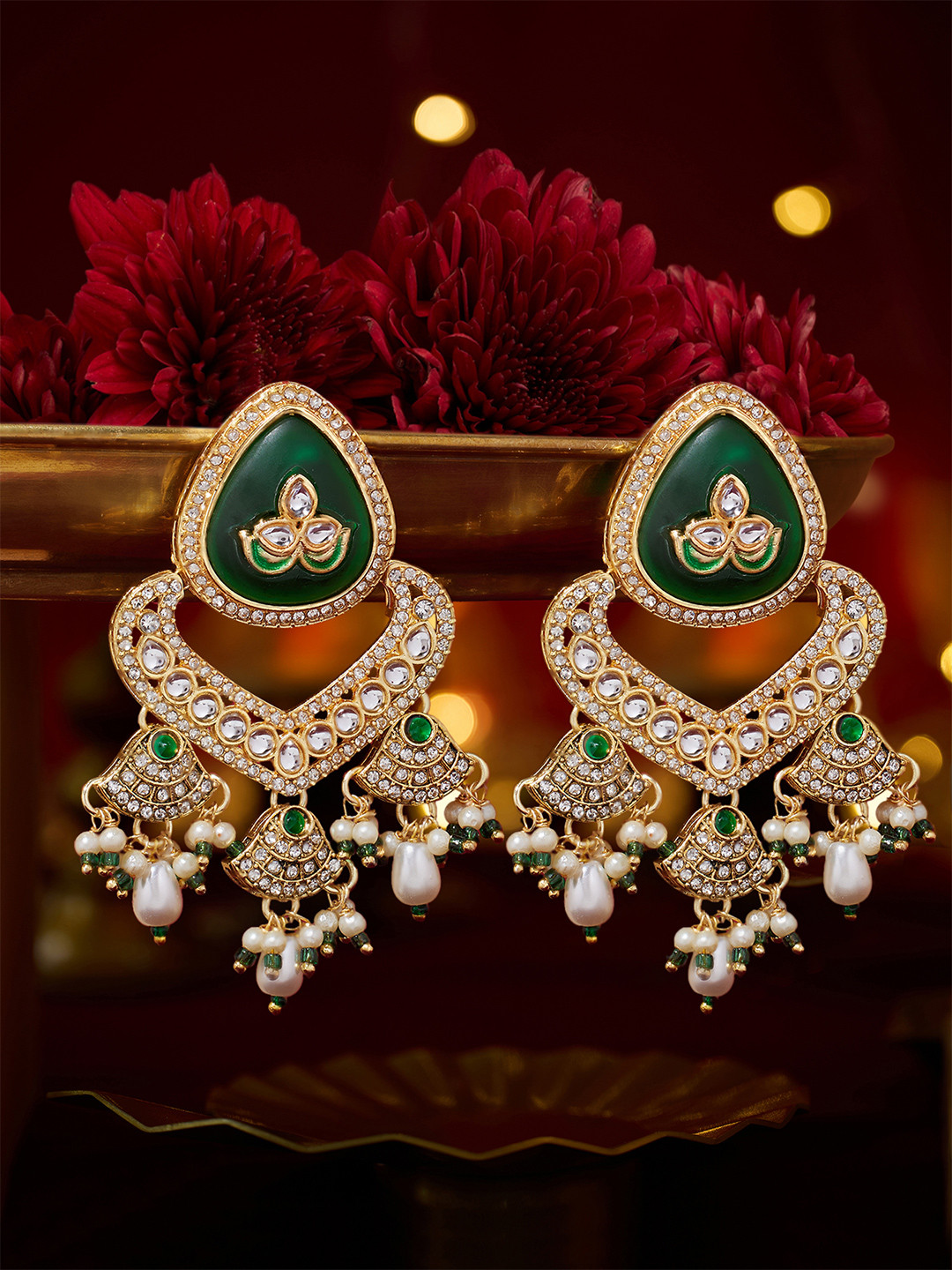 Zaveri Pearls Gold-Plated Artificial Stones Studded & Pearls Beaded Geometric Chandbalis