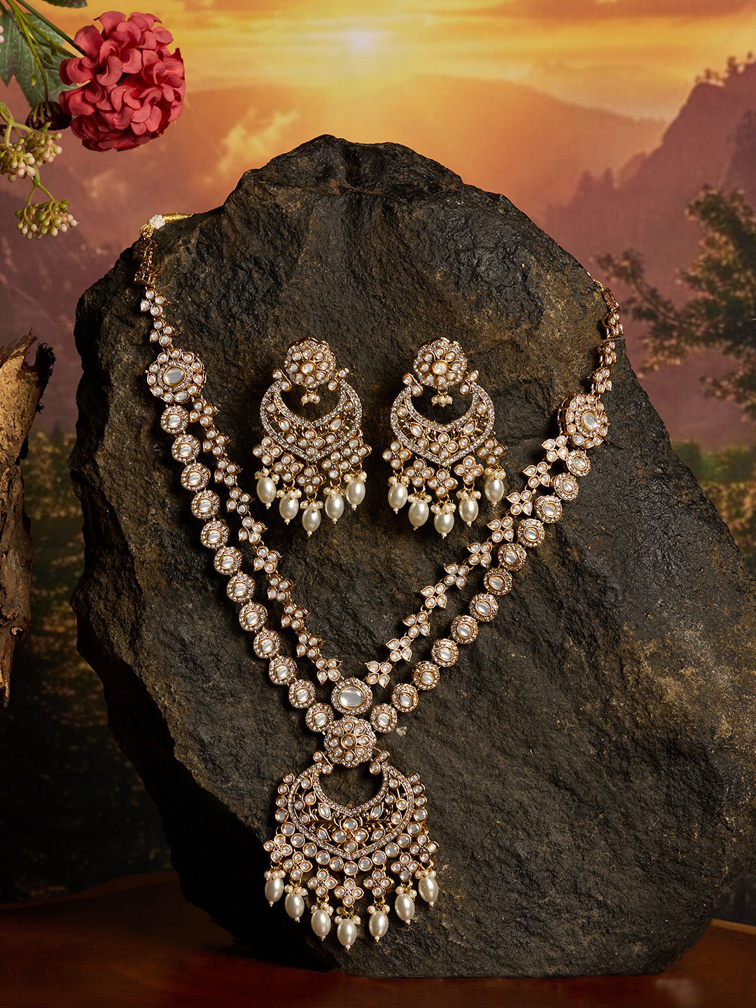 Zaveri Pearls Stone-Studded & Pearls Beaded Jewellery Set