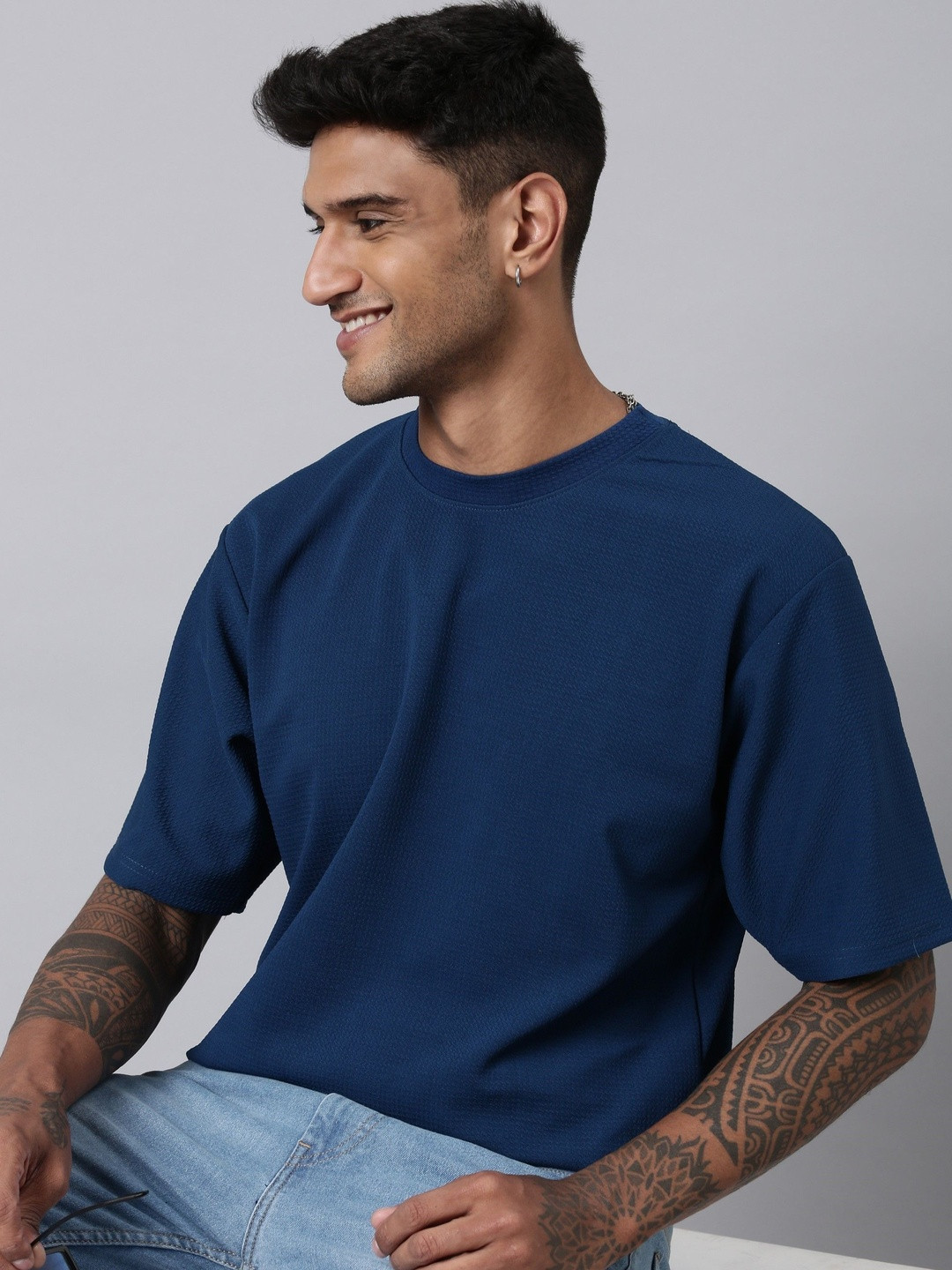 LEWEL Men Textured Drop-Shoulder Sleeves Oversized T-shirt