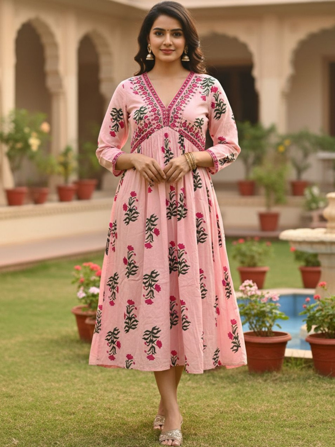 ETZIN Botanical Printed V-Neck Thread Work Thread Work Empire Kurti