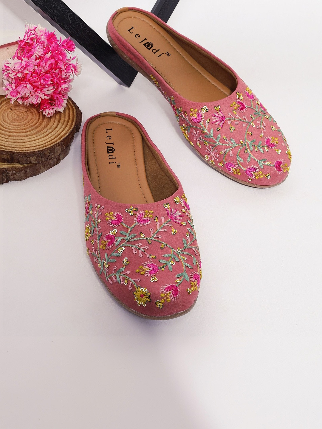 LEJODI Women Embellished Party Mojaris Flats