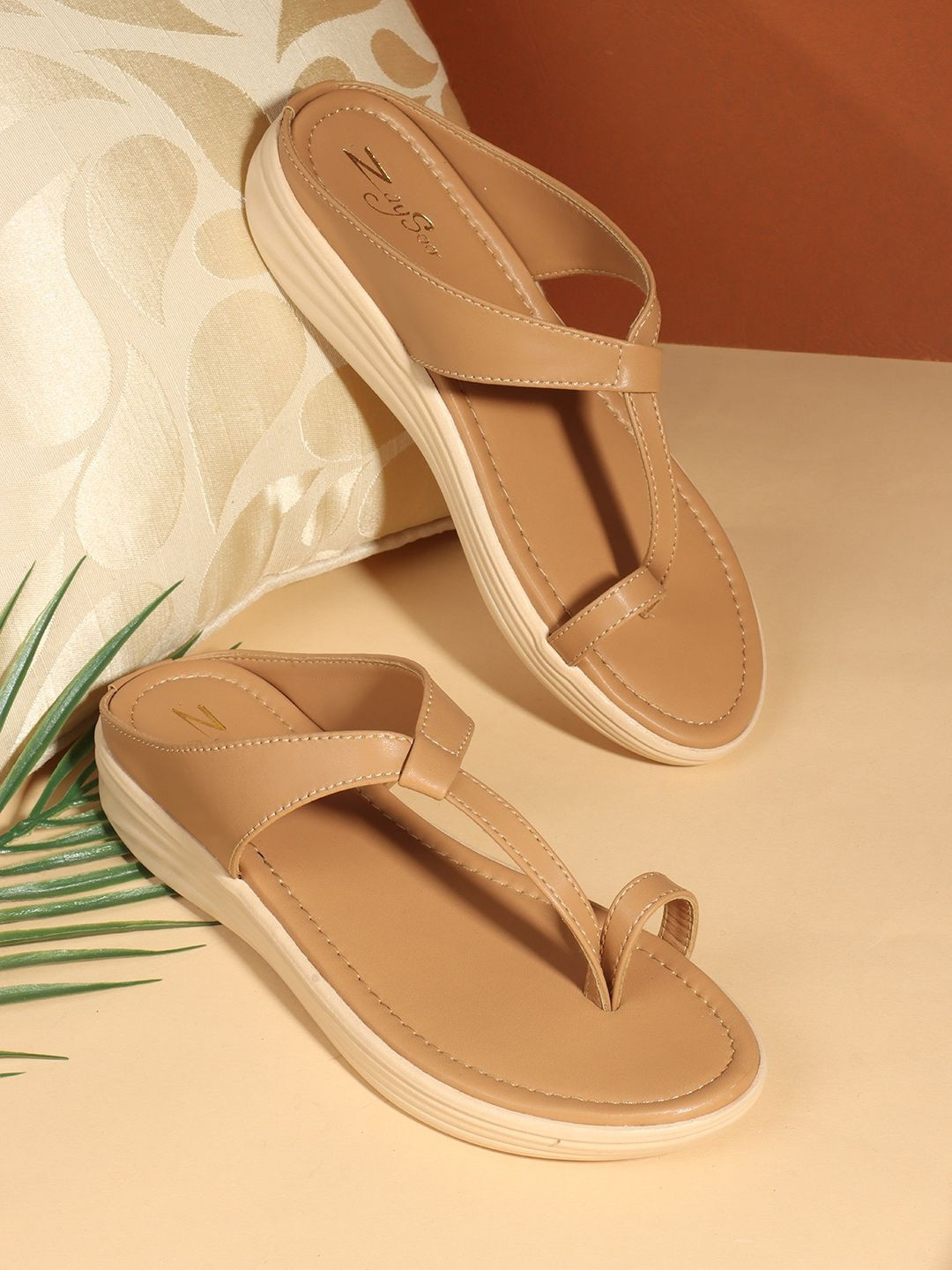 ZAYSOO Women T-Strap Flats