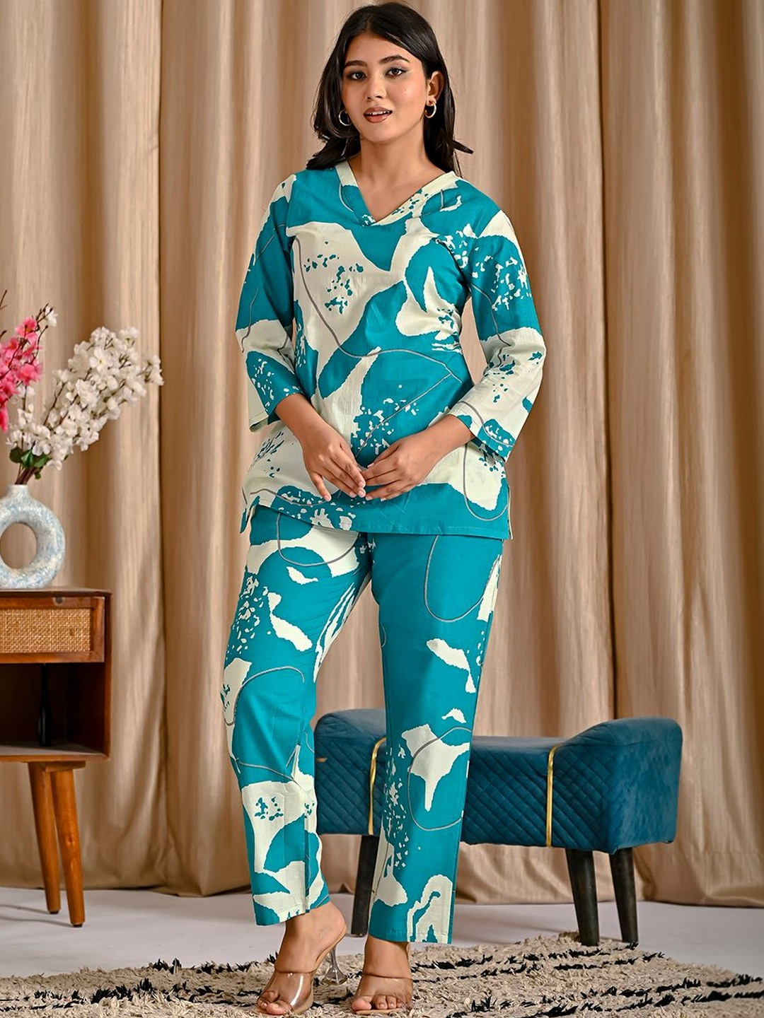 KIAARON Printed V-Neck Top With Palazzos Co-Ords