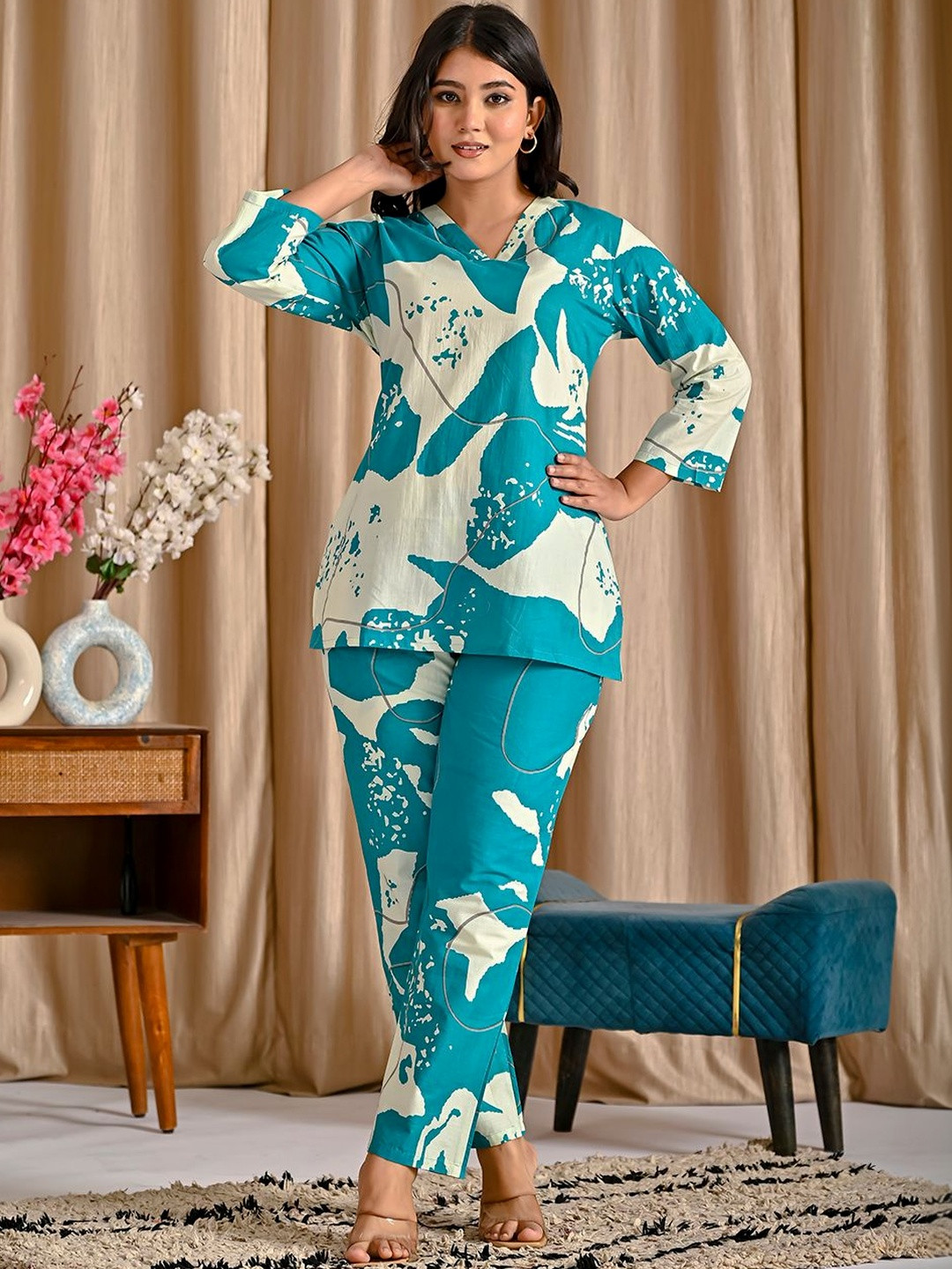 clothonus Printed V-Neck Pure Cotton Top With Palazzos Co-Ords