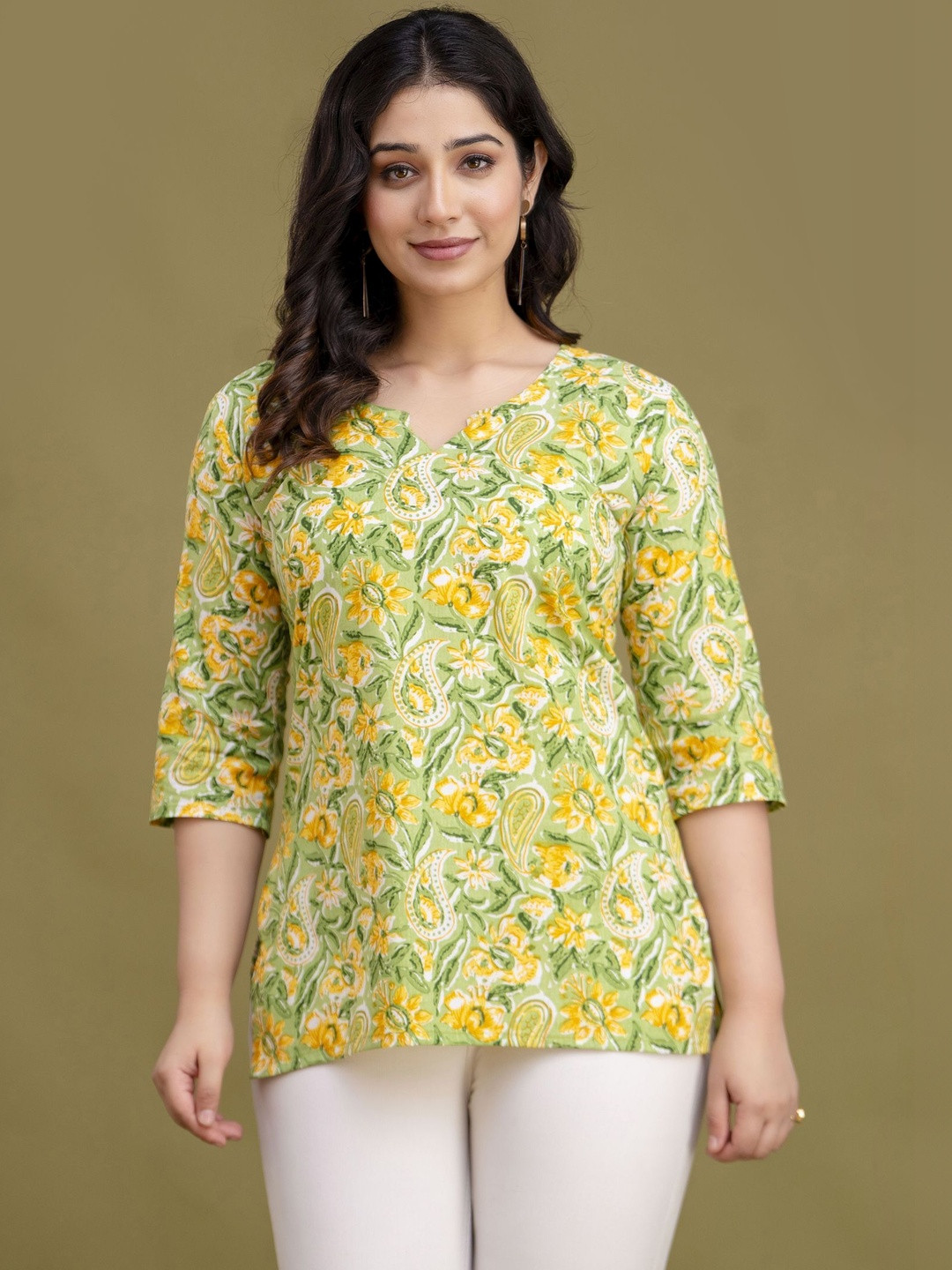 Zyla Women Floral Printed Kurta
