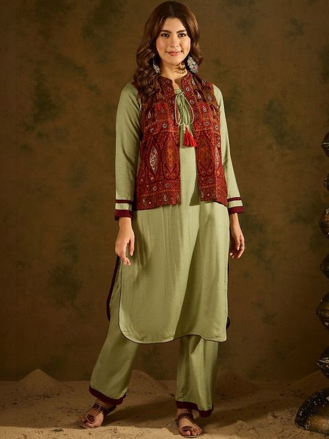 Sangria Women Ethnic Motifs Paisley Kashmiri Kurta Set With Palazzos And Jacket