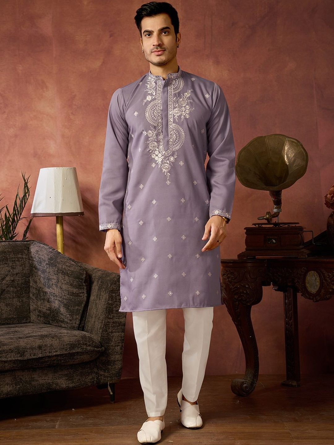 RANGRAAG Men Embroidered Regular Thread Work Kurta with Pyjamas