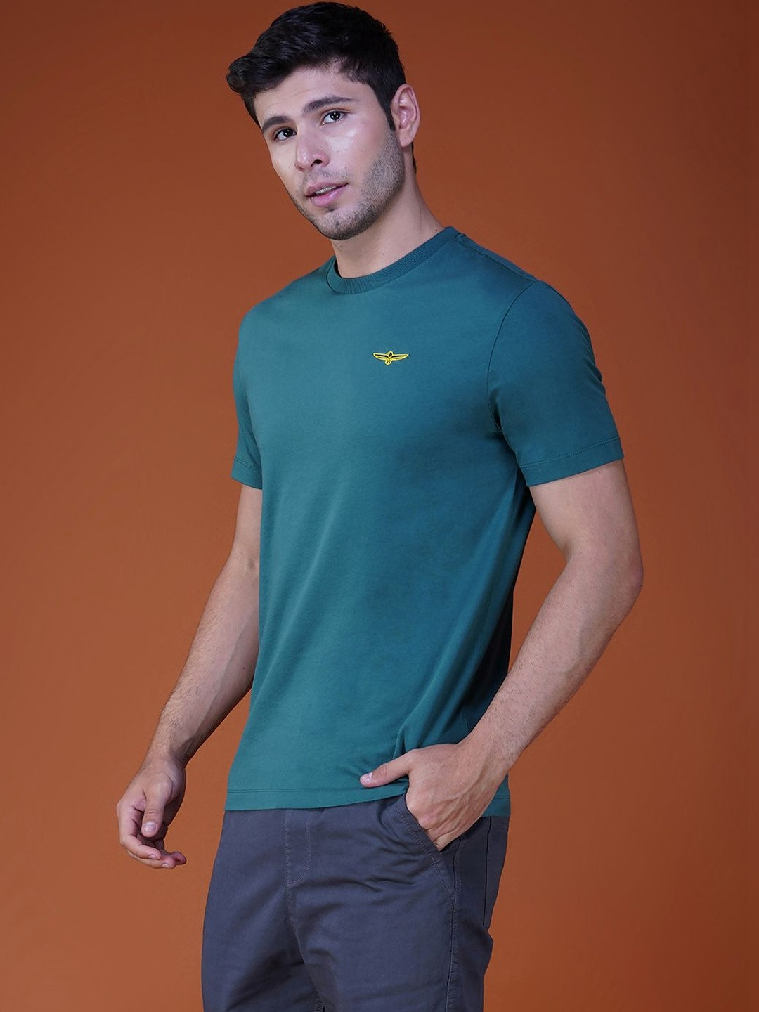 ZVEZDA Men Regular Fit Pine Green Round Neck Pure Cotton Solid T-Shirt