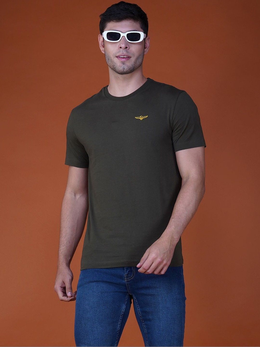 Zvezda Men Regular Fit Dark Olive Green Round Neck Pure Cotton Solid T-Shirt