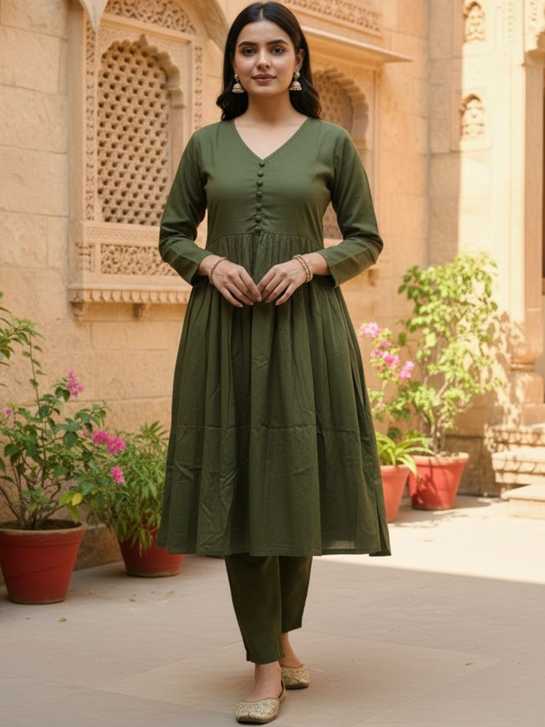 ETZIN Women Tiered Kurta with Trousers