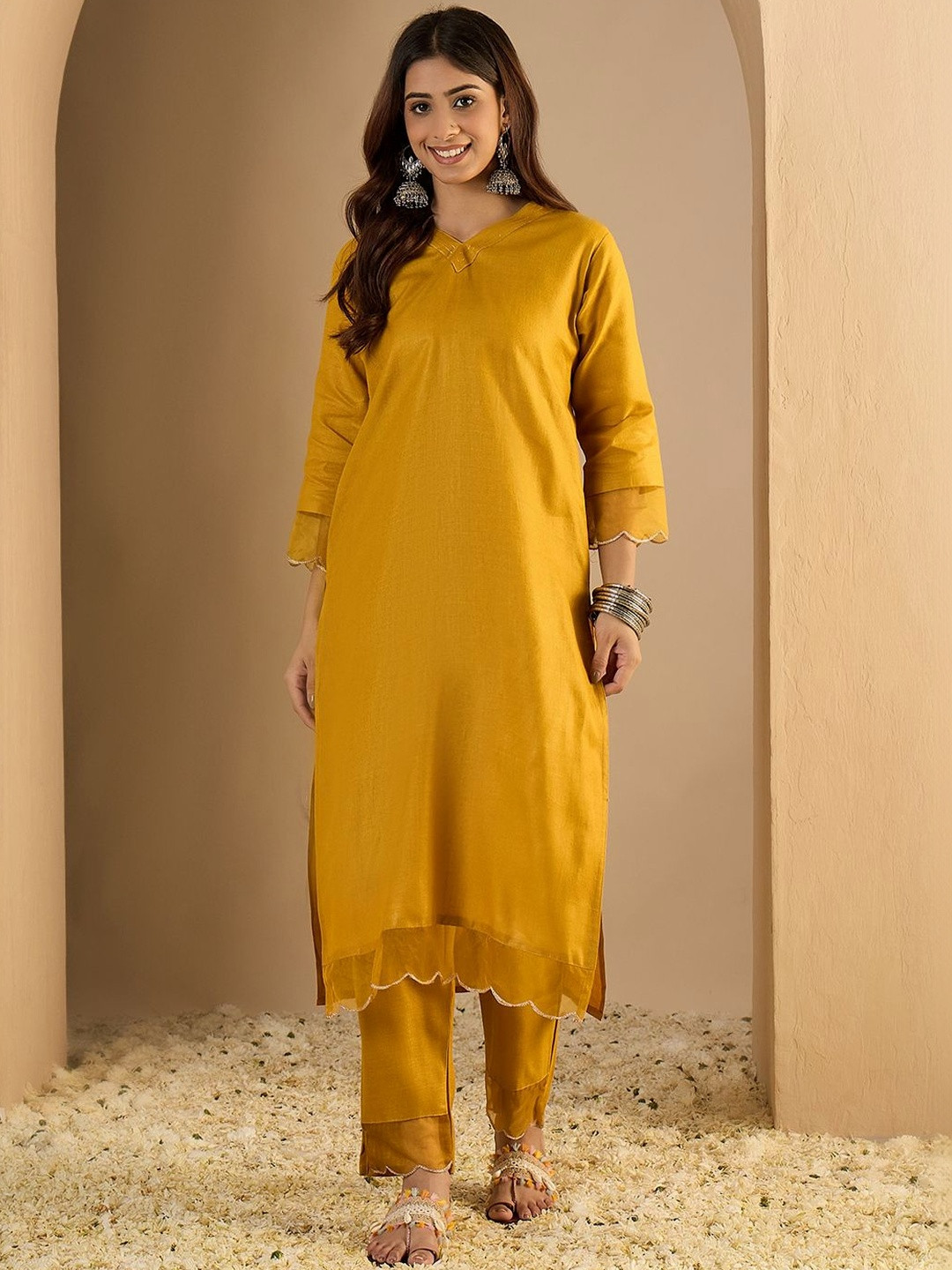 VredeVogel Women Regular Kurta with Trousers