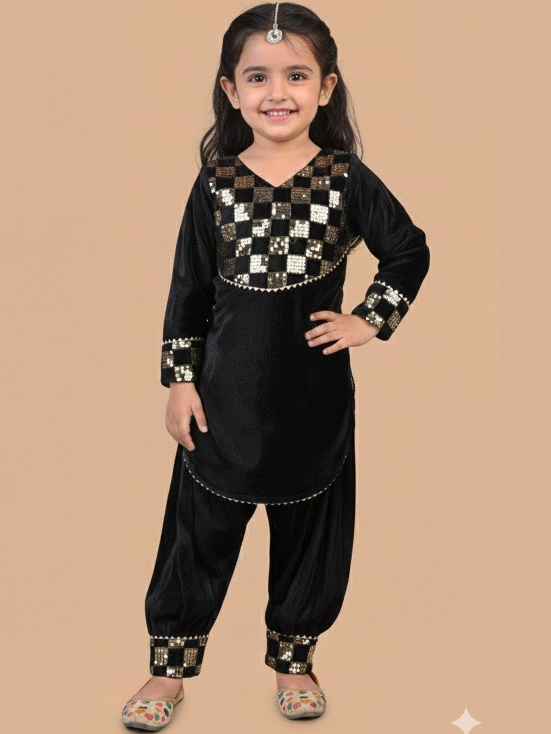Titrit Girls Embroidered Regular Sequinned Velvet Kurta with Patiala