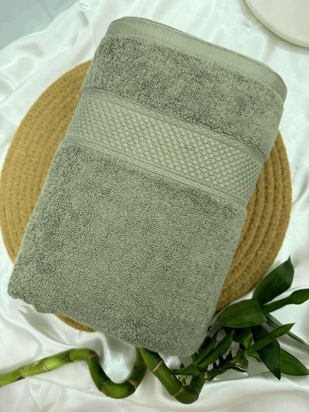 Triani Green & Olive Green 1 Bamboo 450 GSM Bath Towel
