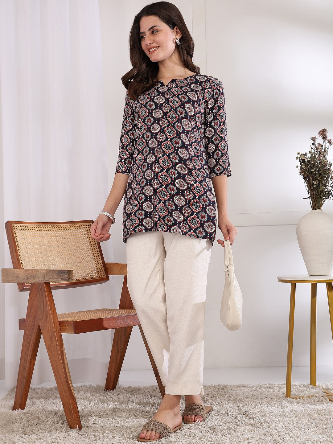 JANKHI Ethnic Printed V-Neck Kurtis