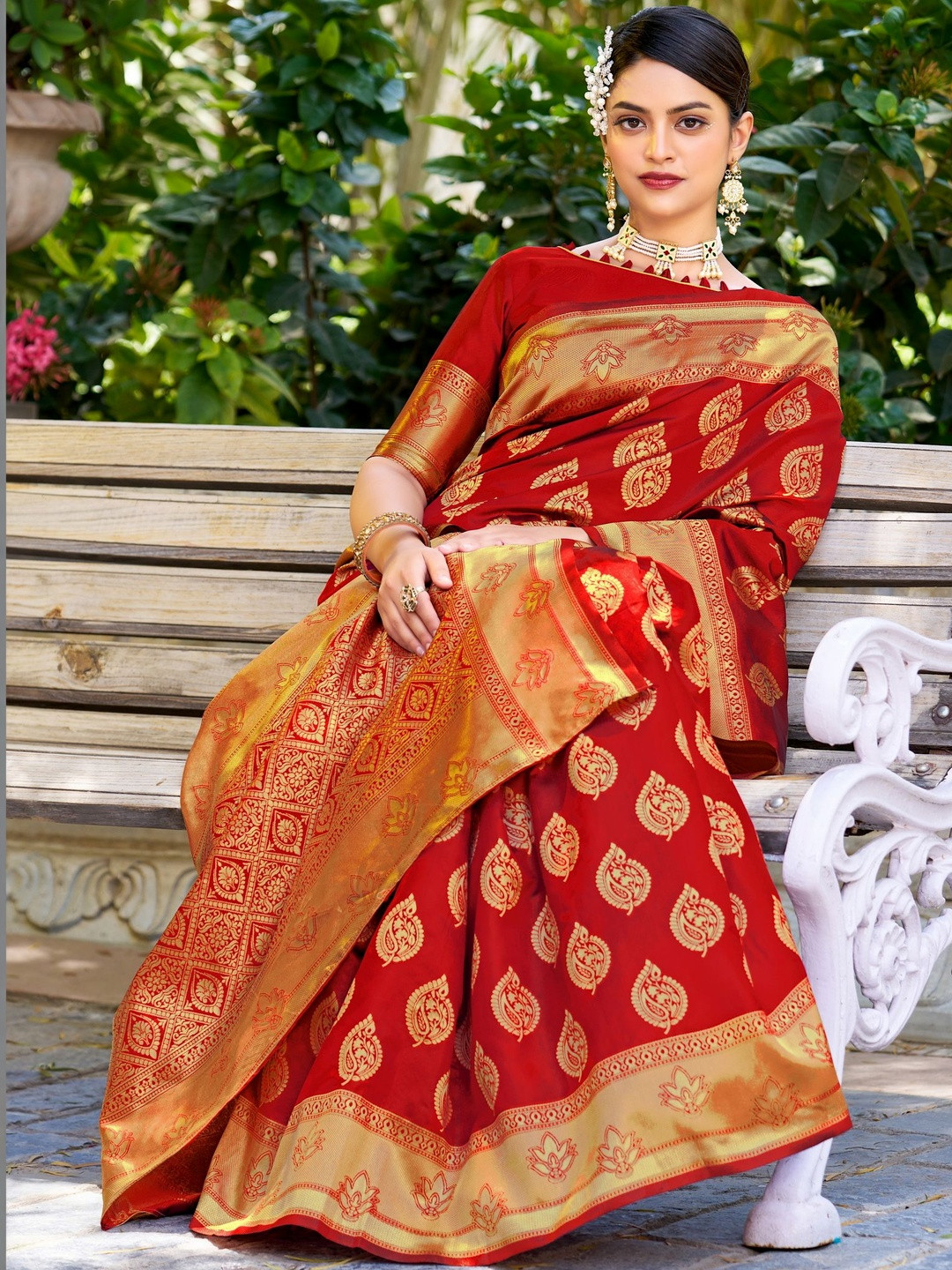 FABLAND Woven Design Zari Silk Blend Kanjeevaram Saree