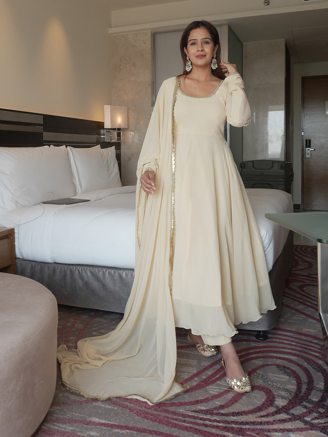 B4ME.COM Women Panelled Gotta Patti Kurta with Trousers & With Dupatta