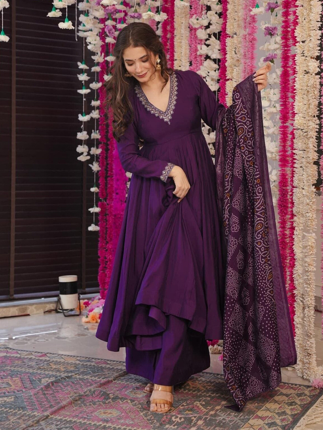 B4ME.COM Women Ethnic Motifs Embroidered Panelled Thread Work Kurta with Trousers & With Dupatta