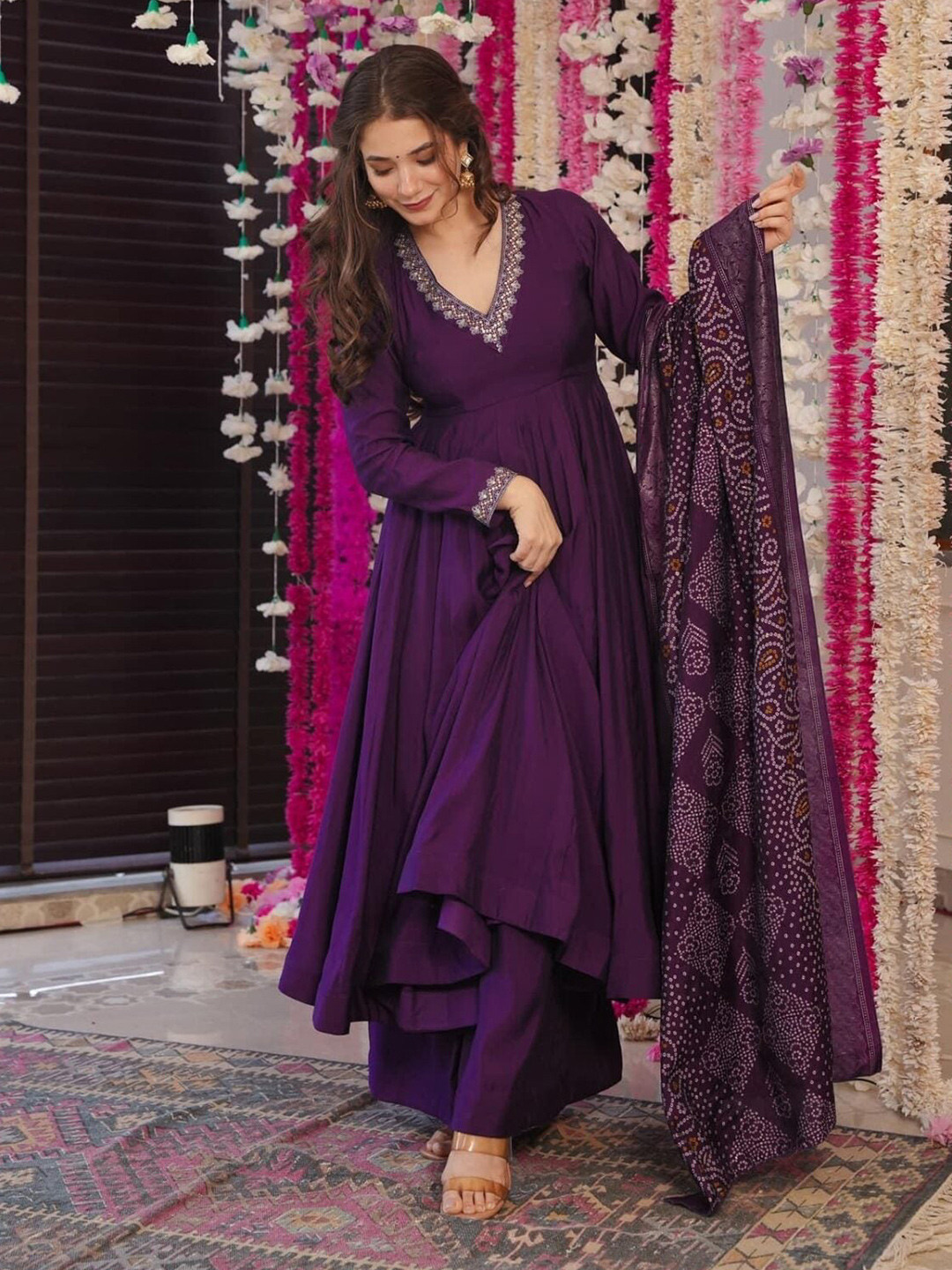 B4ME.COM Women Ethnic Motifs Embroidered Panelled Thread Work Kurta with Trousers & With Dupatta